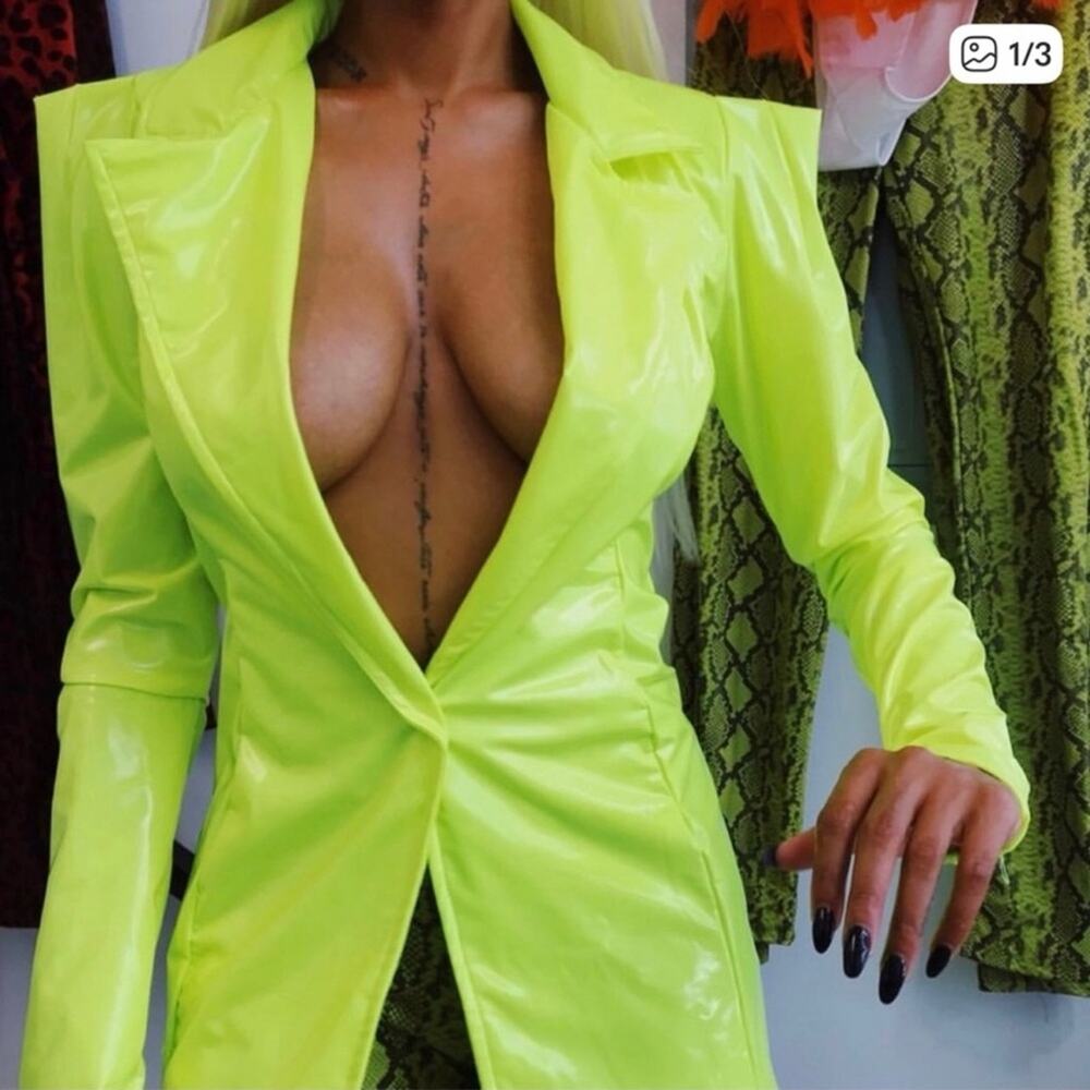 TLZ L’Femme Hot Pink Barbie Vinyl Blazer - Picture 2 of 7